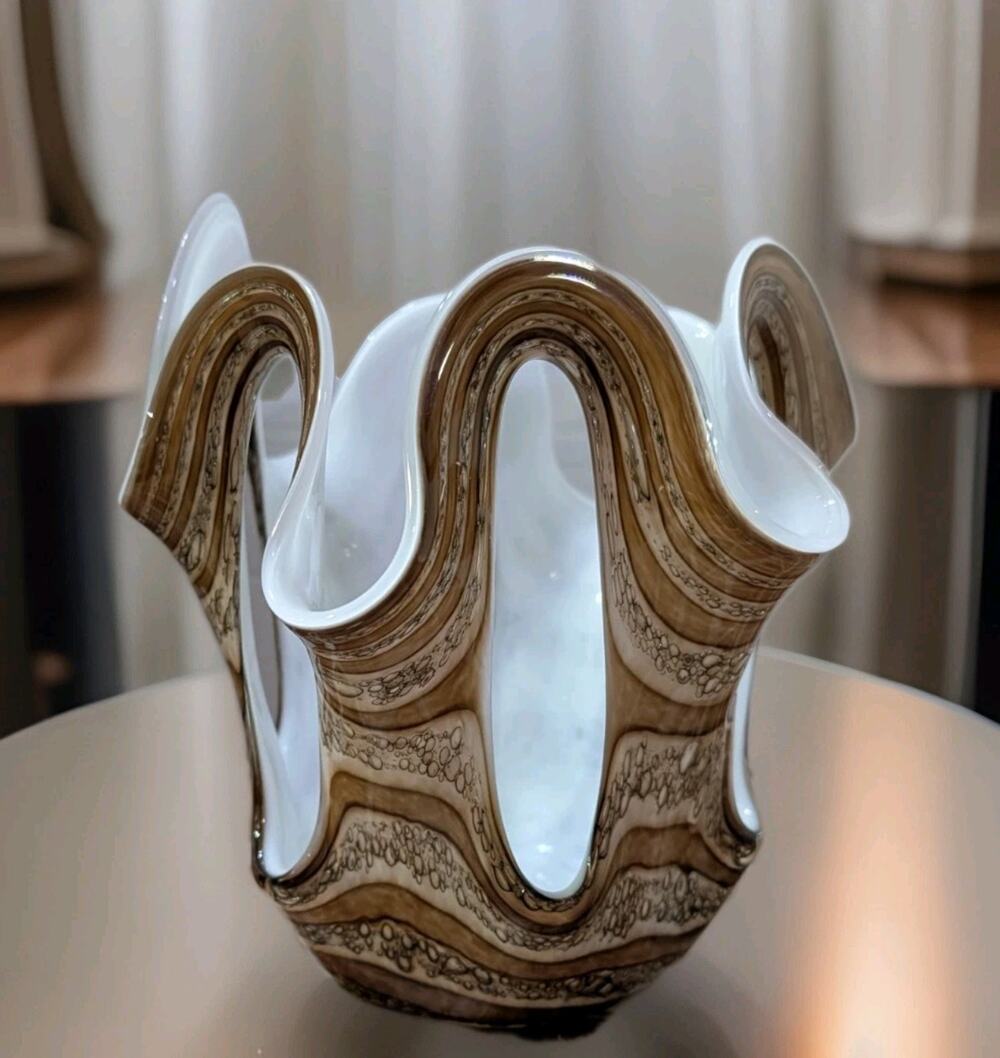 Modern Blown Glass Fazzoletto Handkerchief Design Beige Stretch Loop Art Vase